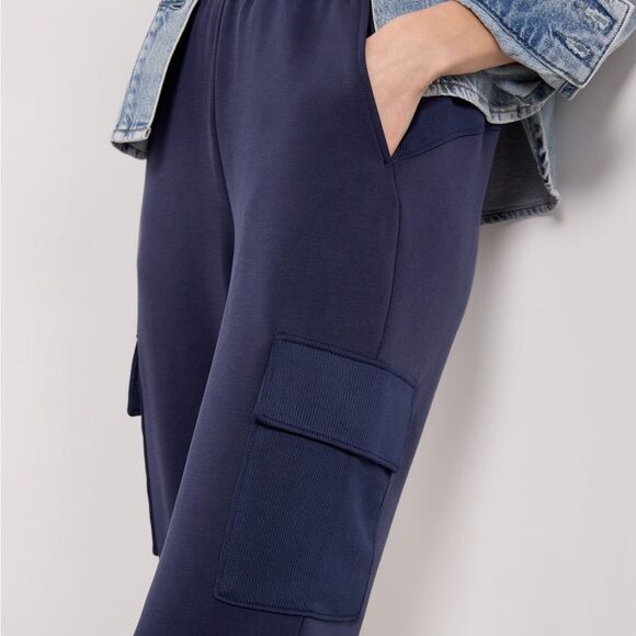 ( SOLD) EVEREVE Ari Jogger pant Navy blue Tapered Leg cargo pockets High Risee - Picture 3 of 13